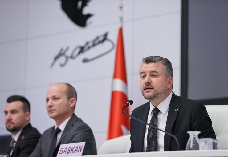 Mart ayı meclis toplantısında konuşan Buca Belediye Başkanı Mimar Görkem