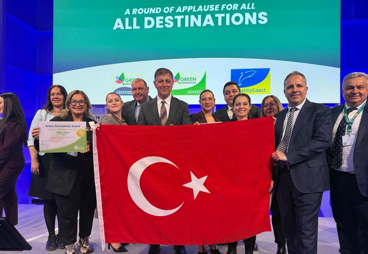 İzmir Büyükşehir Belediyesi ve ilçe belediyelerinin işbirliği, kenti uluslararası arenada