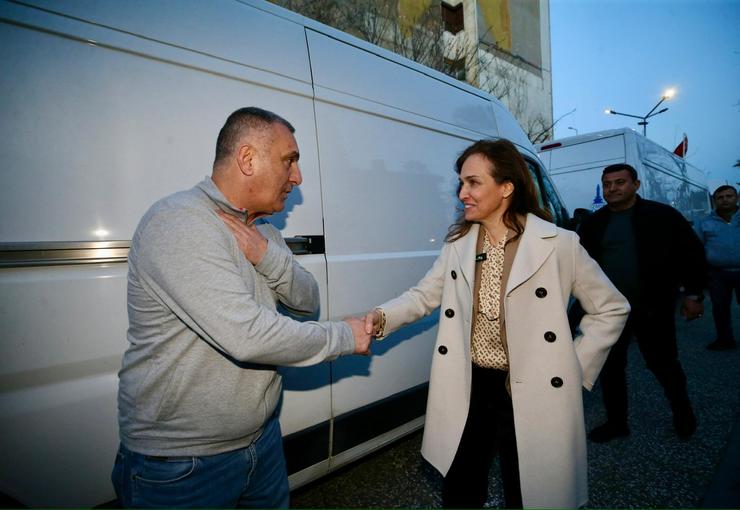 Karşıyaka Belediye Başkanı Yıldız Ünsal, Karşıyaka Taraftarlar Derneği’nin düzenlediği iftar