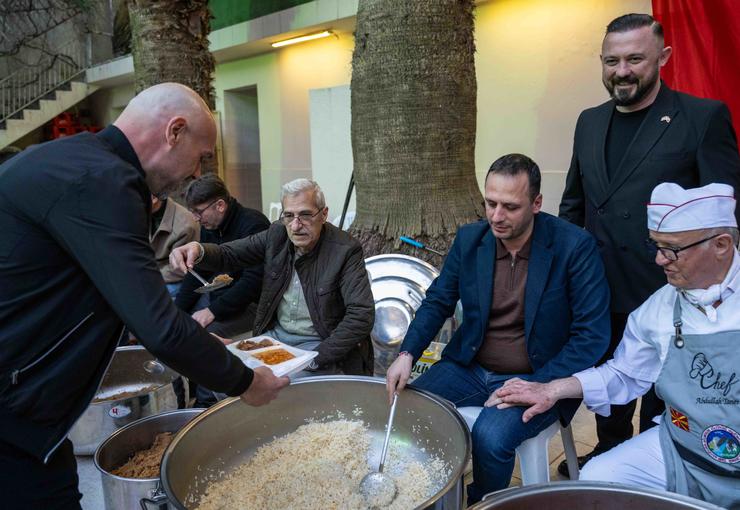 Bornova Belediye Başkanı Ömer Eşki, İzmir Makedonya Göçmenleri Kültürünü Yaşatma