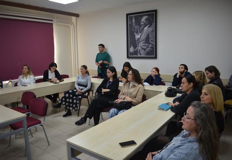Ege Üniversitesi, Yeşilay Haftası kapsamında madde bağımlılığına karşı toplumsal farkındalığı