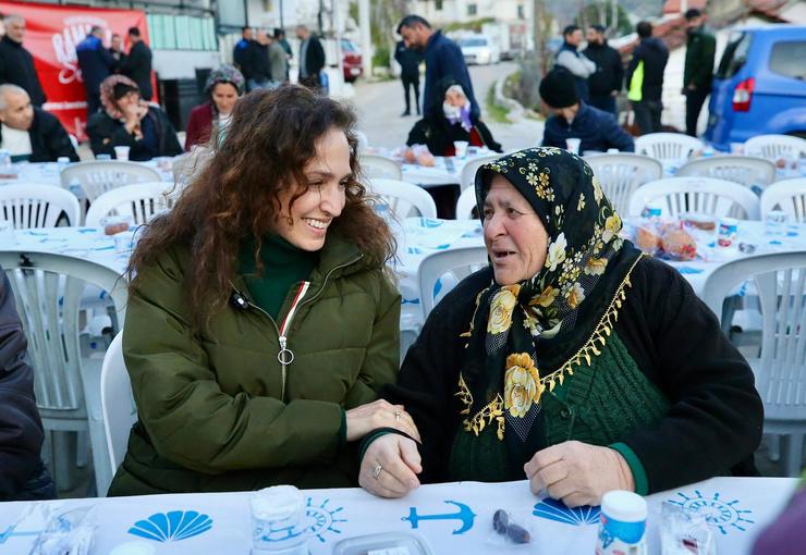 Karşıyaka Belediyesi, Ramazan ayının başından bu yana farklı mahallelerde kurduğu