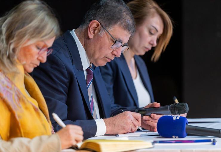 İzmir Büyükşehir Belediyesi tarafından yerel yönetimler ile Roman topluluğu arasındaki