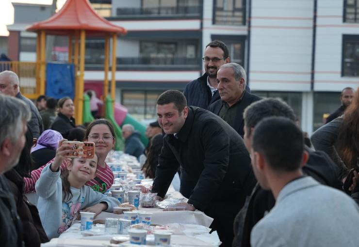 Torbalı Belediyesi, Ramazan ayı kapsamında Atatürk Mahallesi’nde bulunan Şehr-i Gülistan