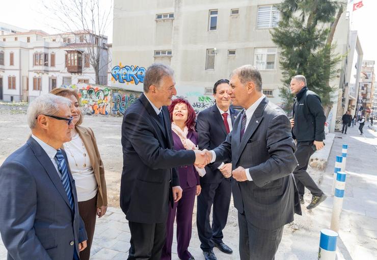 İzmir Büyükşehir Belediye Başkanı Dr. Cemil Tugay, 14 Mart Tıp