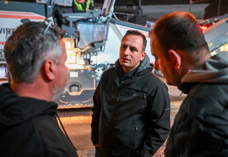 Bornova Belediyesi, İZSU’nun altyapı çalışmaları nedeniyle bozulan Kazım Karabekir Caddesi