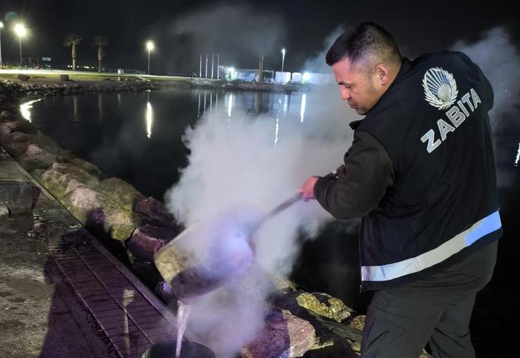 İzmir Büyükşehir Belediyesi zabıta ekipleri, Sahilevleri’nde 2 bardak çayın 300