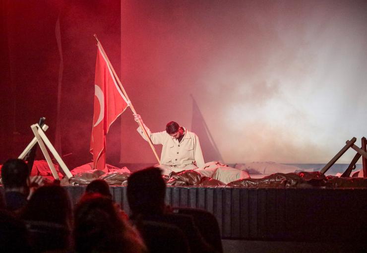 Karşıyaka Belediyesi Halk Dansları Topluluğu, 18 Mart’ta sahneleyeceği “Çanakkale 1915