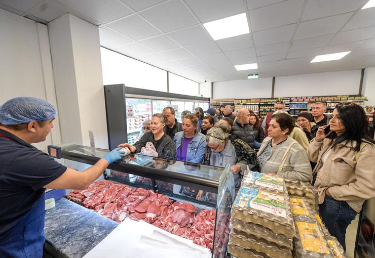 İzmir Büyükşehir Belediyesi’nin tanzim satış mağazası İZMAR 21’inci mağazasını Çiğli’de