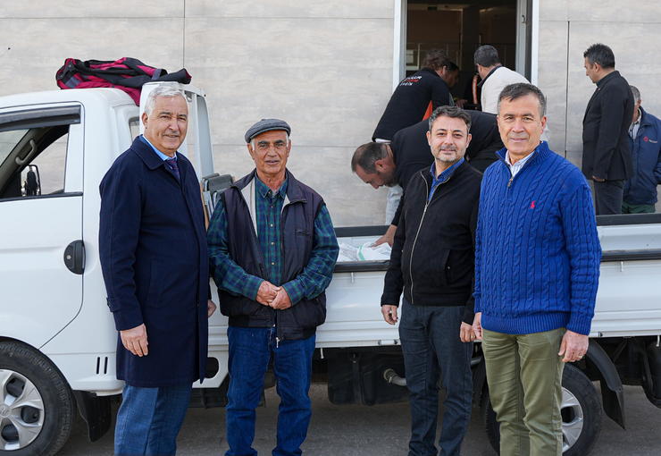 Kemalpaşa Belediyesi, geçtiğimiz yıl yaşanan zirai don afetinden etkilenen Kemalpaşalı