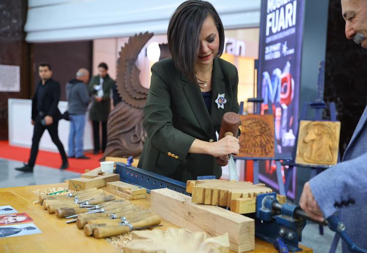 Mobilya sektörüne yönelik projeleri ve desteklerle öne çıkan Karabağlar Belediyesi,