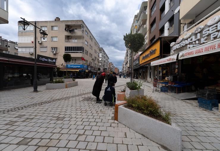 İzmir Büyükşehir Belediyesi, 2 Nisan Perşembe günü kentin dört bir